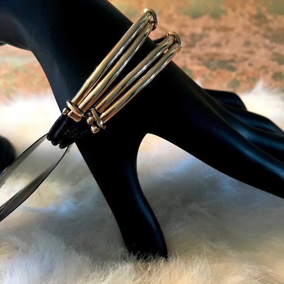 METAL GOLD AND BLACK VINYL BRACELET NWT - Picture 1 of 9